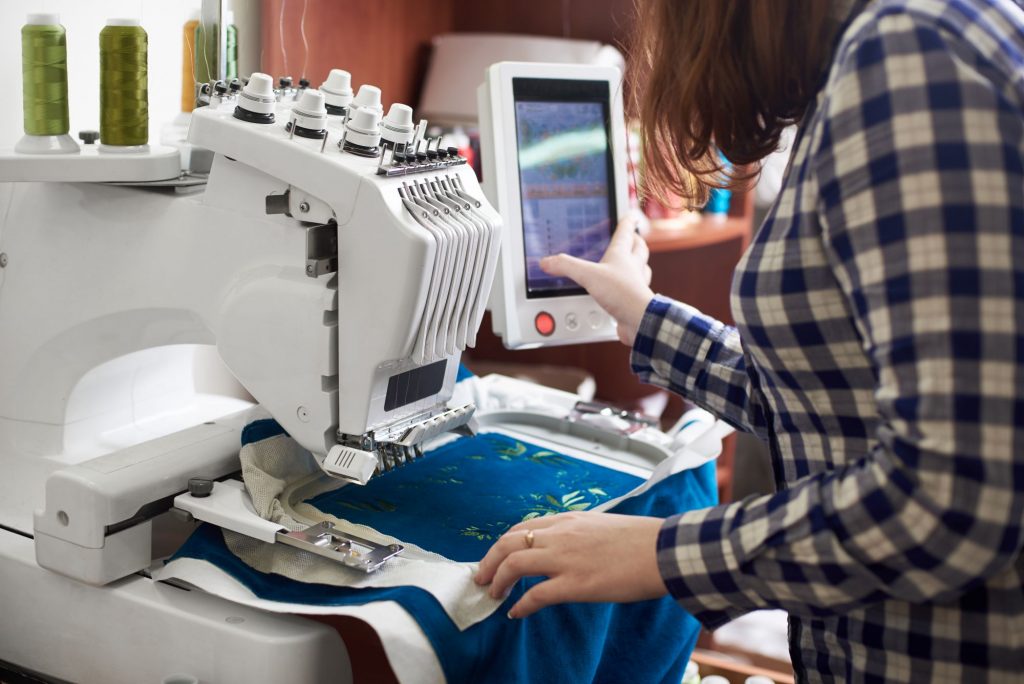 Camarada Misterio ansiedad Máquinas de coser más útiles de acuerdo con cada tejido