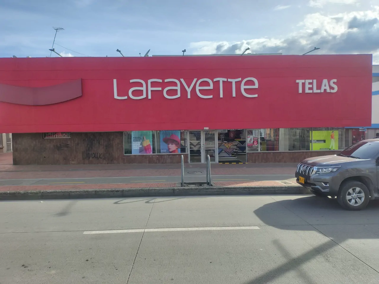Tienda de telas Lafayette Ricaurte